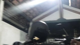 Menikmati malam yang sunyi