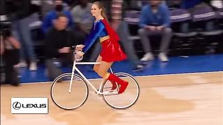 _NBA_Halftimeshow_Dallas_Mavericks_-_Viola_Brand_-_Supergirl_on_Bike.