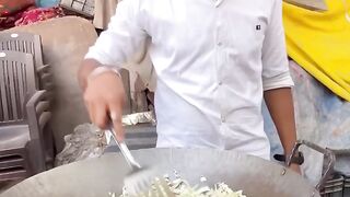 Desi Chowmein -- for ₹30-- only -- Chawri bazar -- Indian street food