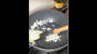 طاجن الكوسه بالكريمه اللبانى واللحم المفروم لذيذ جدا ومشهى