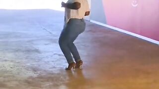 Best Tik Tok Dance Challenge Ever. Wont Regret Watching