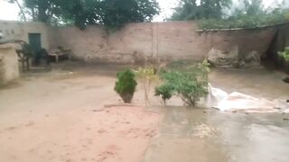 aaj raat ko barish aa gayi