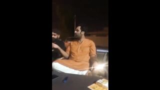 yah kaisy log ander aa rahy hay Tahzeb hafi poetry _Road poetry