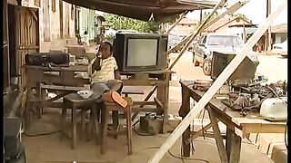 Paw Paw Now In Charge Of His Father's Shop ... Very Funny - Nigerian Comedy Skits !