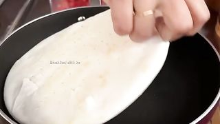 Hardworking lady selling Kulhad Pizza????????-- Indian food