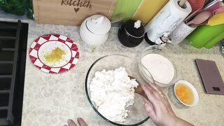 Творожные пончики с лимонным вкусом. Вкусно в Одессе.