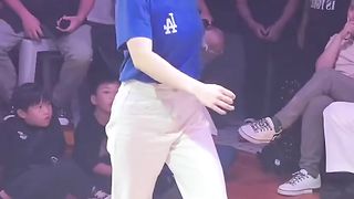 신들린 로봇댄스