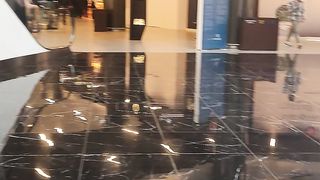 En centro comercial.channel((https://youtube.com/@naturalez1?si=IDqGDbvDJM7fROnm