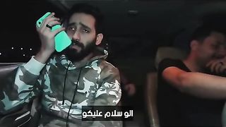 ضحك ضحك من الاخر