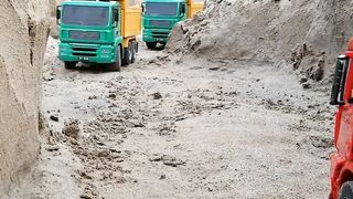 RC dump trucks