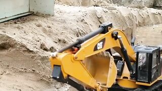 RC Excavator