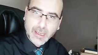 التوقيع علي إيصال امانه بالاكراه