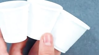 Plastic cups to snowman