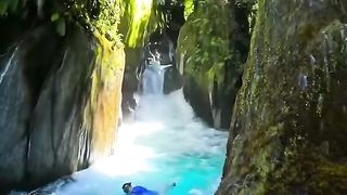 Neture is life how maney people like this moment