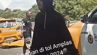 Kejadian di jalan tol amplas