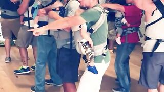 Hilarious video of babywearing dads dancing ????????