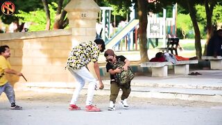 Fake Pant Ripping  Confusing Strangers