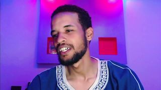 تجربة على المنصة