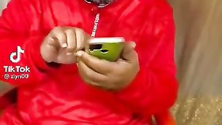 شر البليه مايضحك