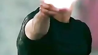 مراد علمدار يقتل موشيه ابن اليعازة برصاصة في رأسه وينقذ الفتاة اليهودية
