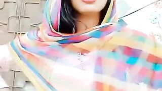 Cute Girl Funny Talk With Shebaz Sharif ????