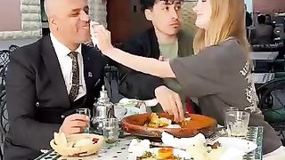 لماذا فعلت هذا من أجله ???????? لماذا فعلت هذا للرجل الأخير؟