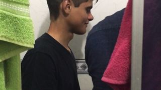 Tomando banho de graça pós corte de graça