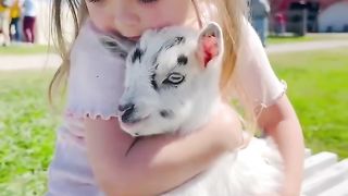 A hug full of pure sweetness! ????????