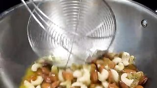 Navratri Special Halwa Puri
