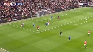 With two penalty kicks, Manchester United surpasses Everton and chases Tottenham in the English Premier League