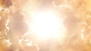 يوم مشمس وأشعة شمس قوية