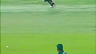 Tayyab Tahir excellent run out????????