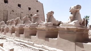 جولة ملكات جمال العالم في معبد الكرنك بالاقصر
