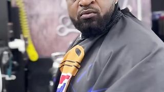What’s going on at this Barbershop/ Salon