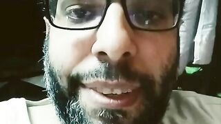 الشيعة عندها أبو طالب عم النبي رضع النبي من ثديه!! هو أبو طالب كان لديه ثدي