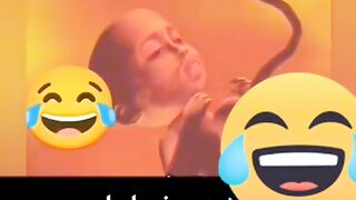 ضحك
