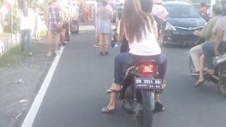 Gerak jalan waria