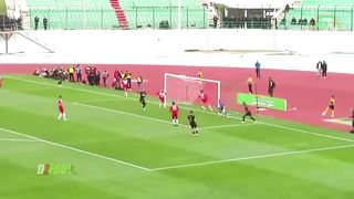 فضيحة تحكيمية جديدة في مباراة مولودية الجزائر وشباب الزاوية