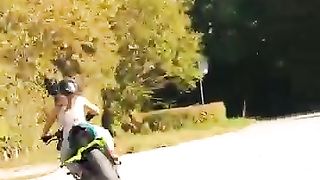 Wow amazing control bike ????#girl #motorbike #amazingI love biker