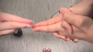 Flexible fingers display