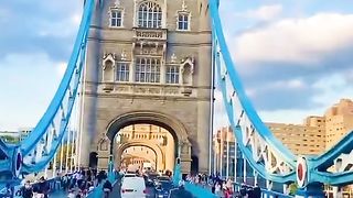 London..????????