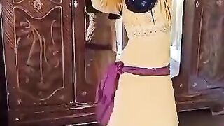 ???????? تضحك