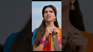 ShahRukh Khan and Deepika Padukone funny scene in #ChennaiExpress __ #shorts #shahrukhkhan #funny