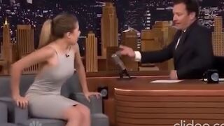 osiblemente... la entrada más espectacular a una entrevista de #jennettemccurdy