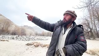 Shirazi ki bakri kho gae paharo may ????
