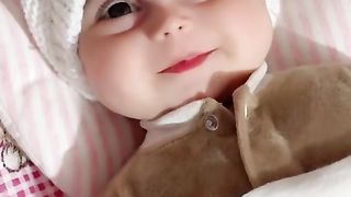 ربنا يعطي كل مشتاق للذريه