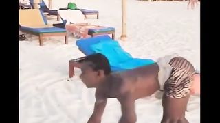 Man VS monkey ????
