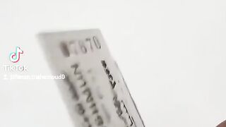 رسم علي تذكرة القطار❤????
