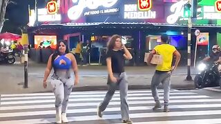 Ando sola me acompañas