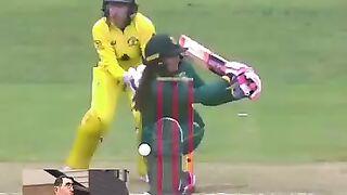 Hahaha ???? very funny video for women's umpire